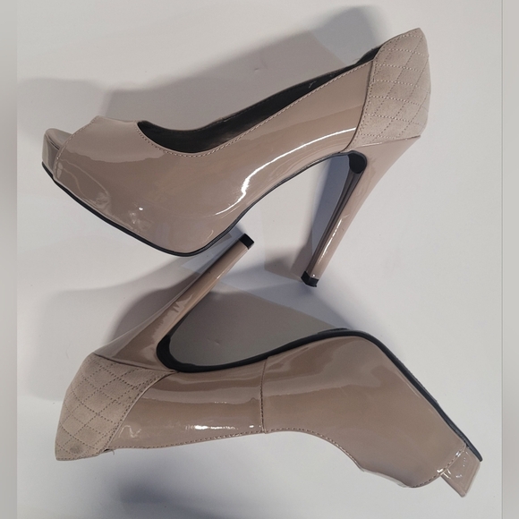 Guess Stilettos Heels Open Toe Sandals 8.5 M Beige - Picture 3 of 5